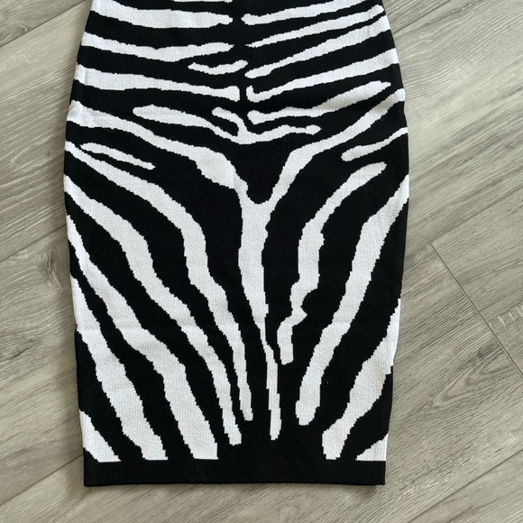 Beautiful zebra set medium available - Picture 5 of 5